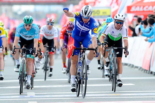 STAGE 3: FABIO JAKOBSEN GETS HIS FIRST TASTE OF TURKISH DELIGHT 